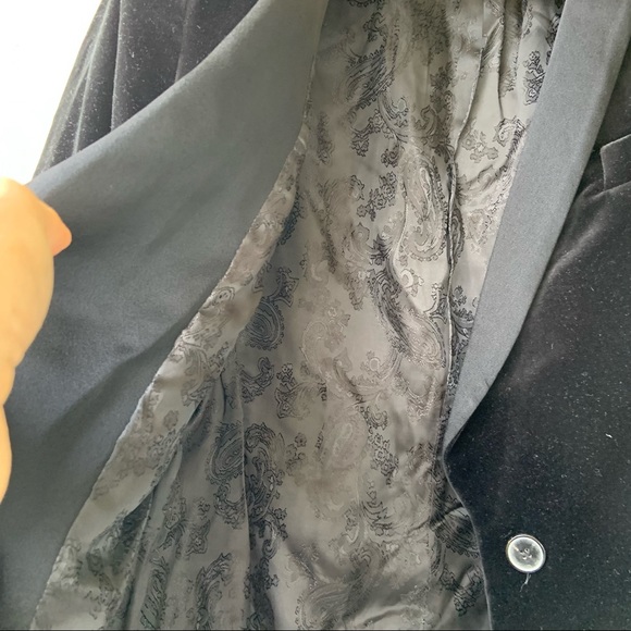 🌟Host Pick🌟Gorgeous velvet blazer from Zara - Picture 4 of 9